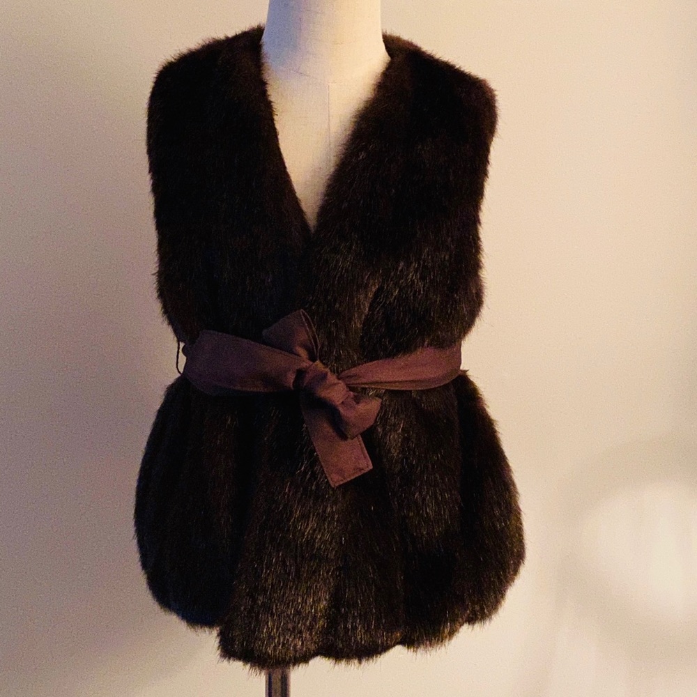 Helena girl’s faux fur vest